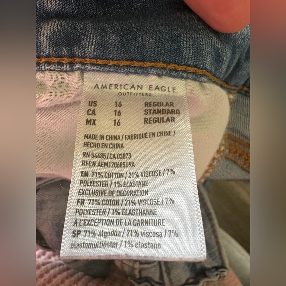 American Eagle Next Level Stretch Jeans Light Wash - Picture 6 of 6
